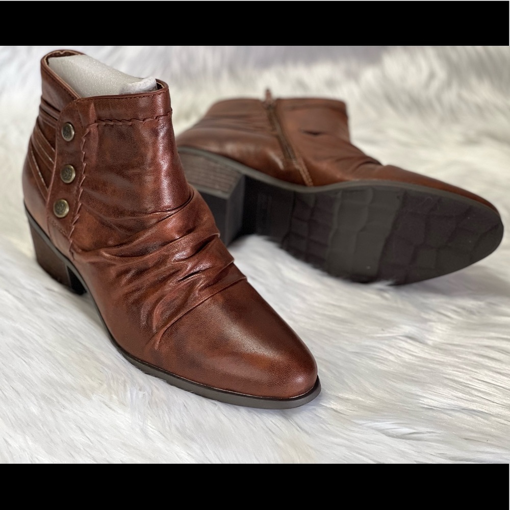 New Women's Bare Traps, Bethany Ankle Boot - Picture 2 of 6